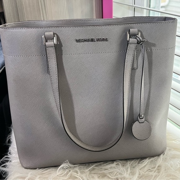 Great EUC Michael Kors purse - Picture 1 of 10